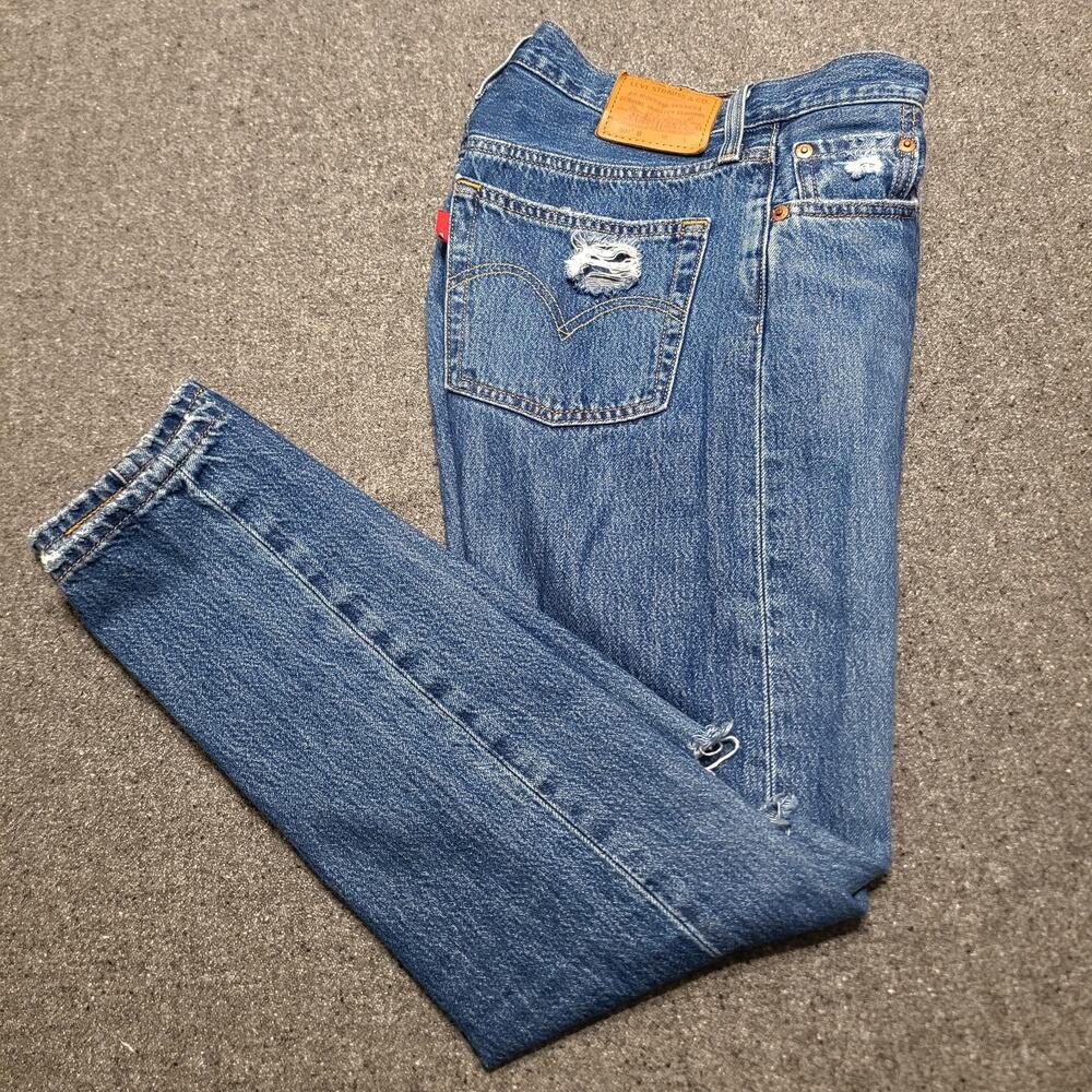 Levis Jeans Women 24x28 Blue 501 Short Skinny Denim Distressed Pants Medium Wash